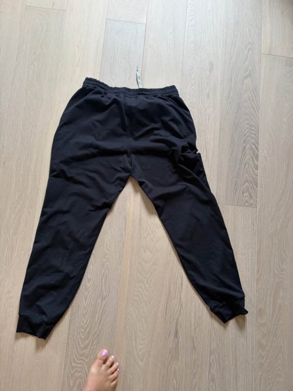Vuori Black Joggers – Women’s M
